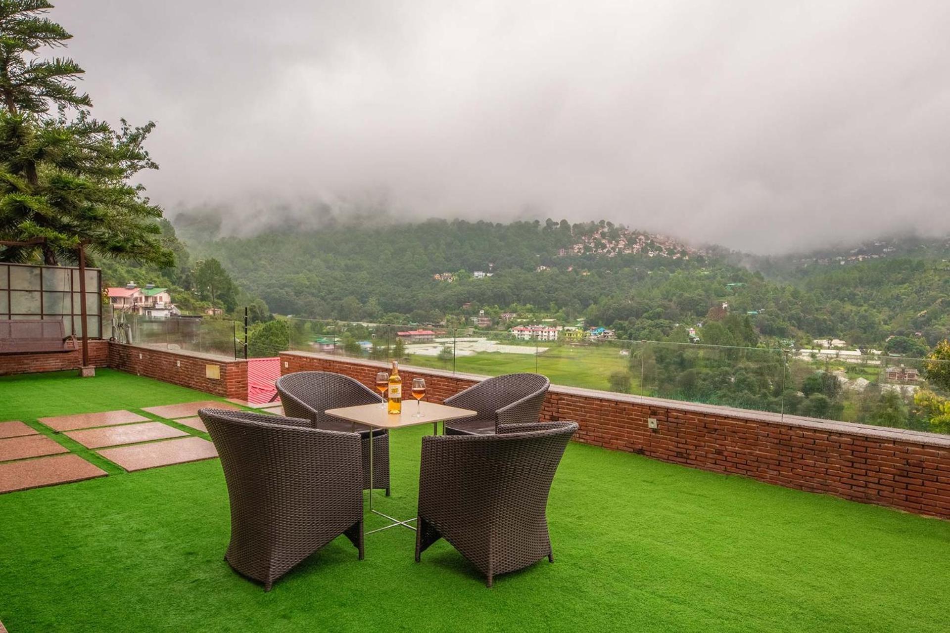 Stayvista At Oberoi'S Chalet Бхімтал Екстер'єр фото